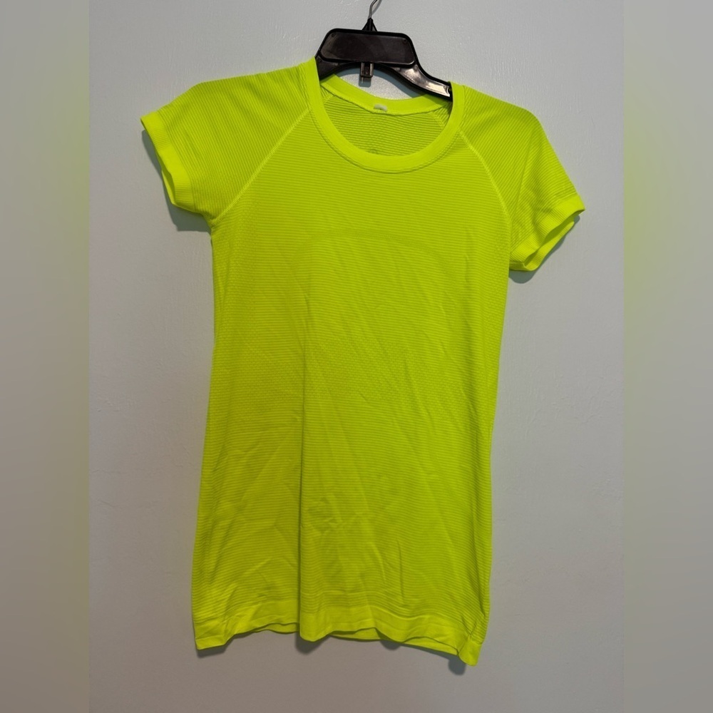 Lululemon  Swiftly Tech 2.0 Seamless Womens Short Sleeve Neon Yellow (Chest-30''
